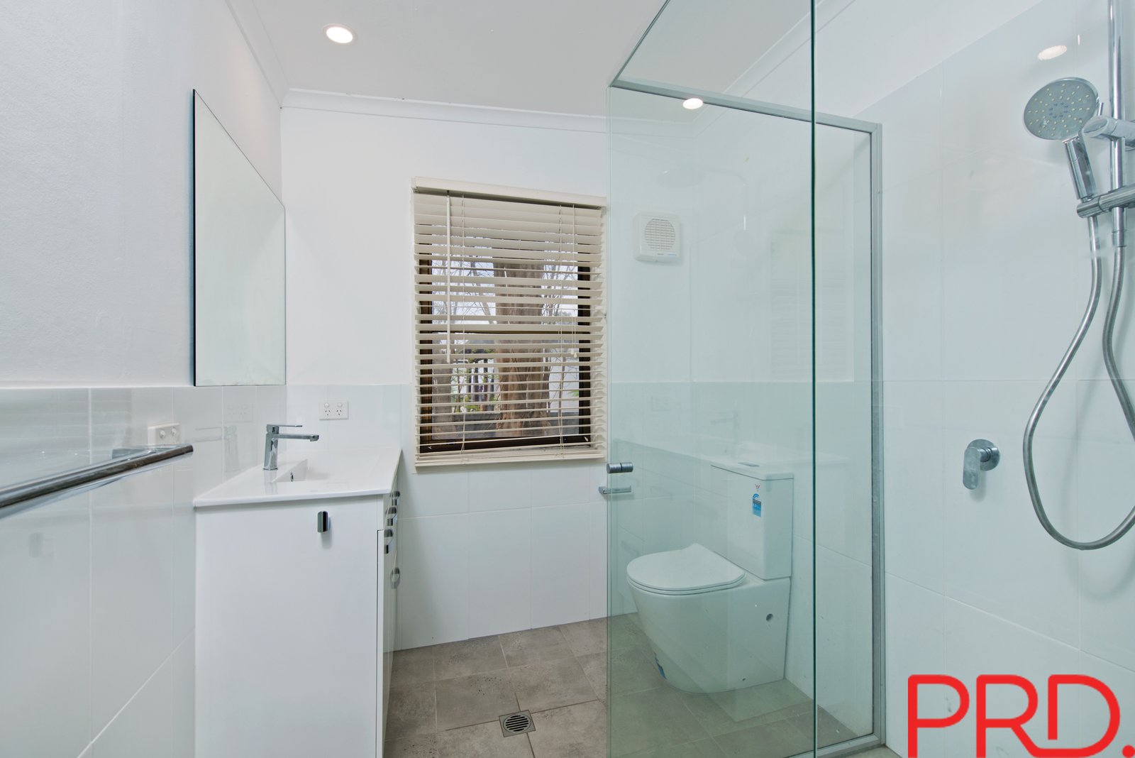 24 Eames Avenue NORTH HAVEN 6