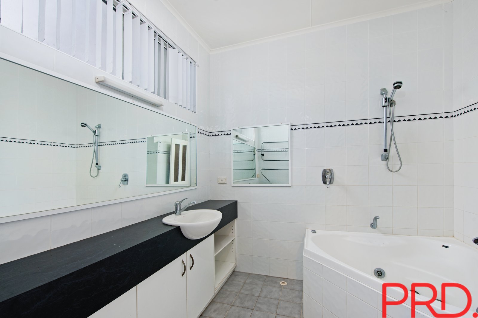 24 Eames Avenue NORTH HAVEN 8