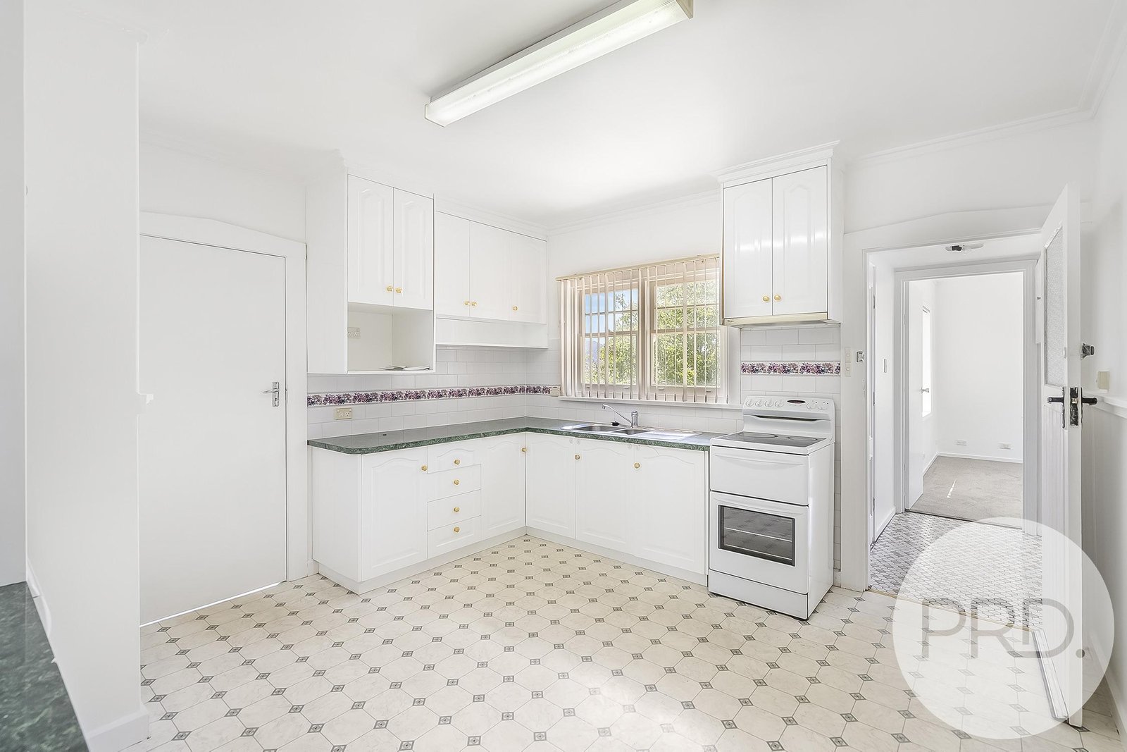 24 Eighth Avenue WEST MOONAH 5