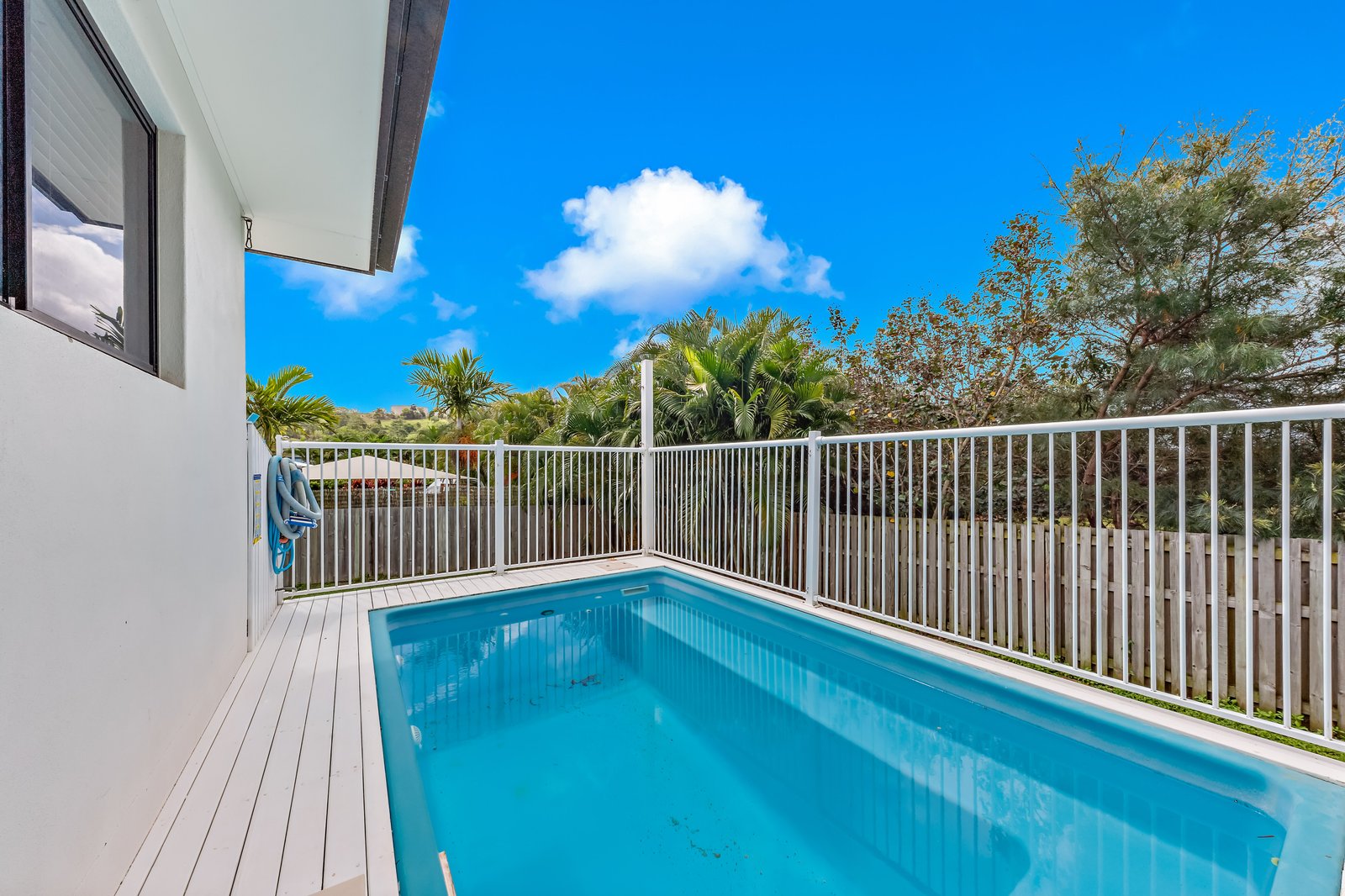 24 Endeavour Cct  CANNONVALE 3