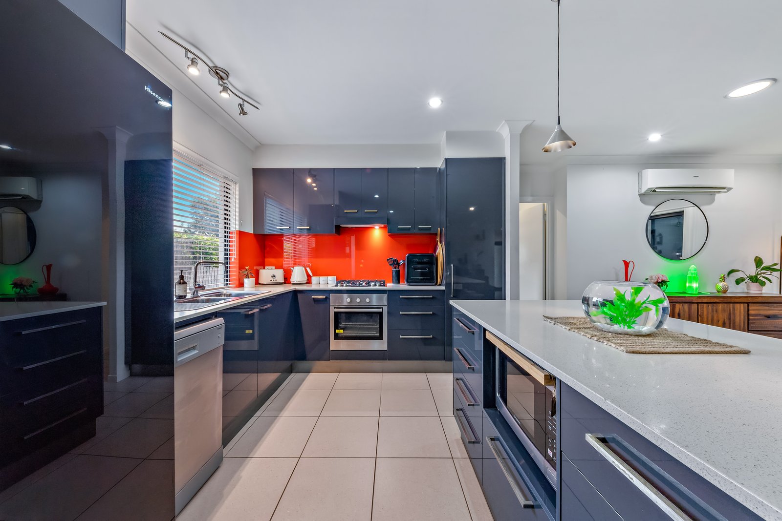 24 Endeavour Cct  CANNONVALE 6