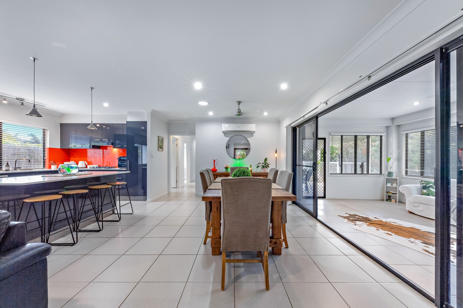 24 Endeavour Cct  CANNONVALE 7