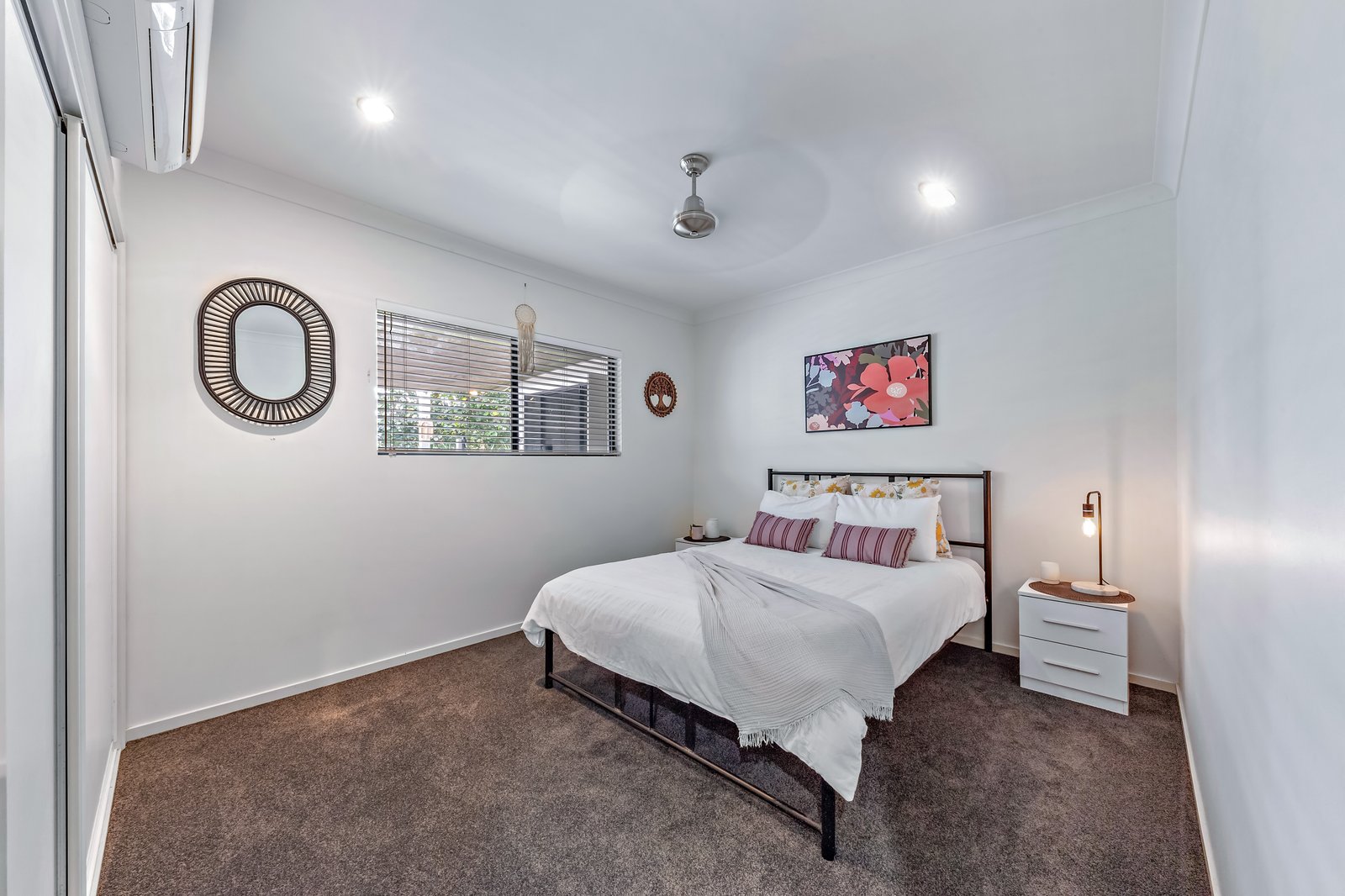 24 Endeavour Cct  CANNONVALE 16