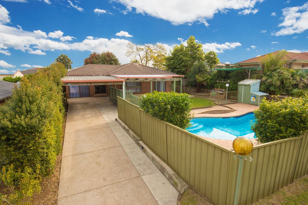 24 Evans Street GRETA 1