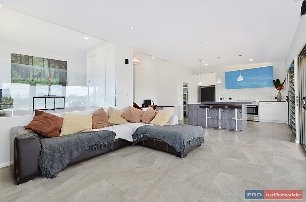 24 Fairwinds Avenue LAKEWOOD 4