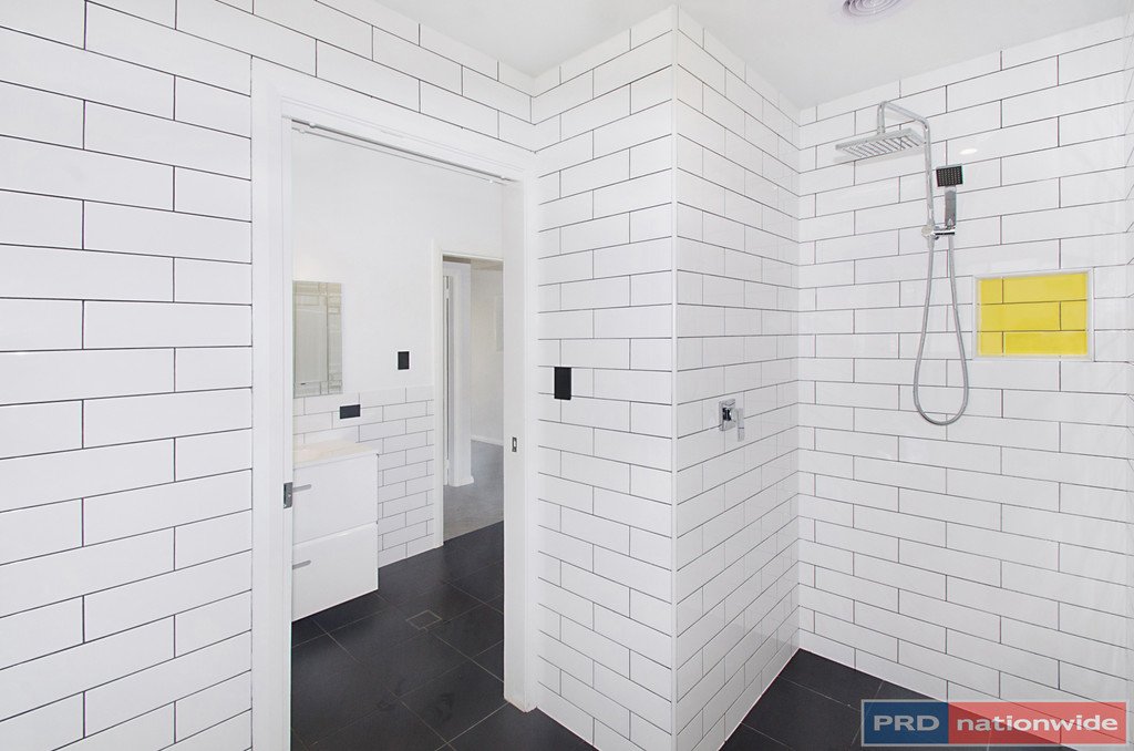 24 Fairwinds Avenue LAKEWOOD 9