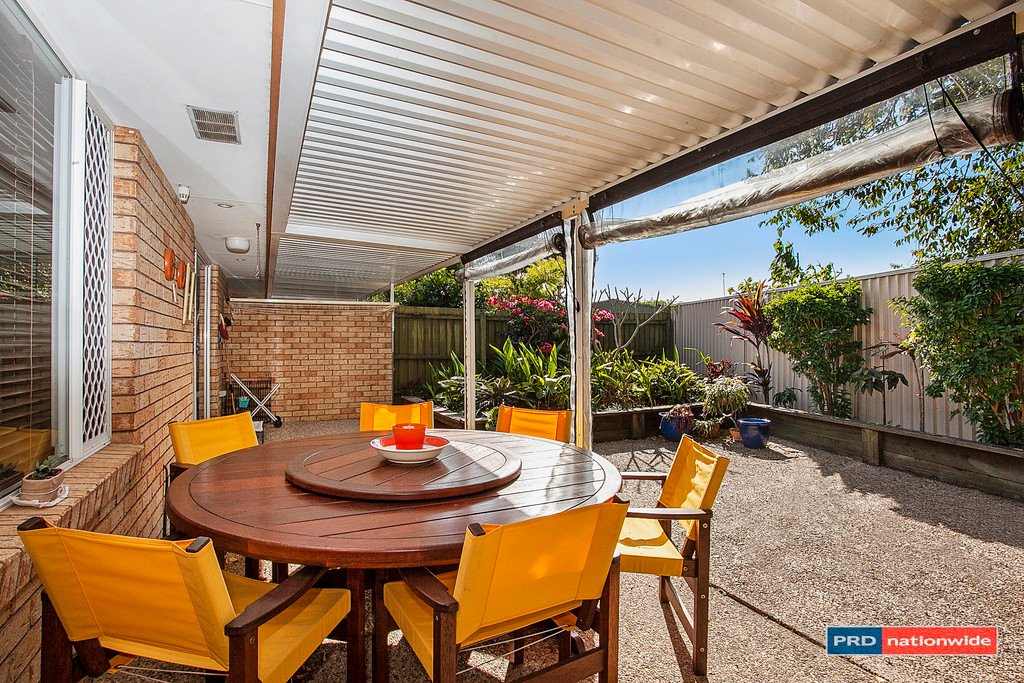 2/4 Featherwood Close BURLEIGH WATERS 6