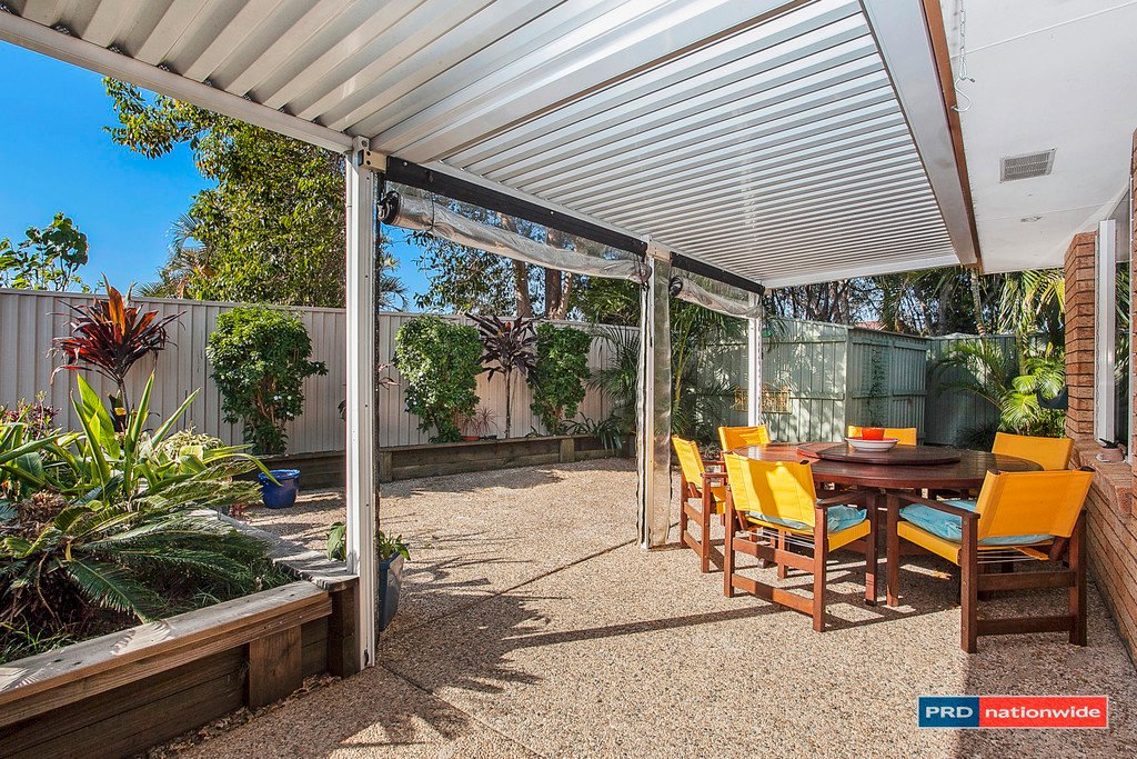 2/4 Featherwood Close BURLEIGH WATERS 11