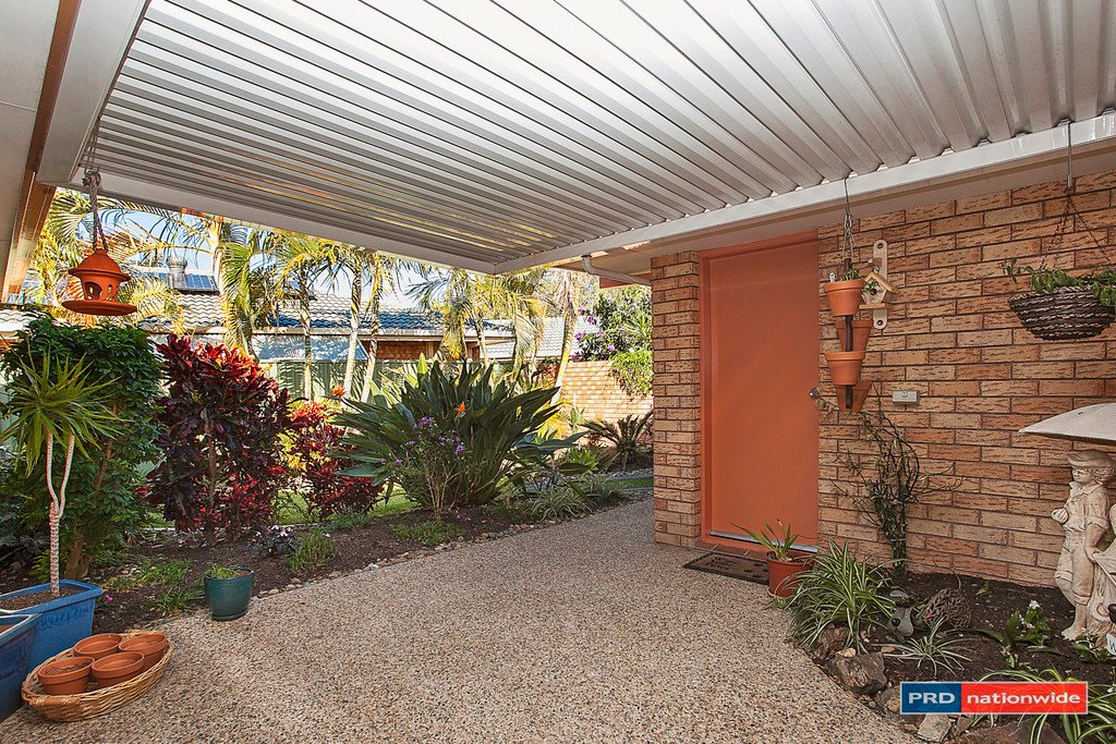 2/4 Featherwood Close BURLEIGH WATERS 12