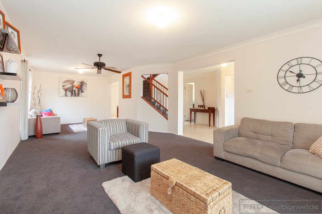 24 Fernleigh Avenue ABERGLASSLYN 4