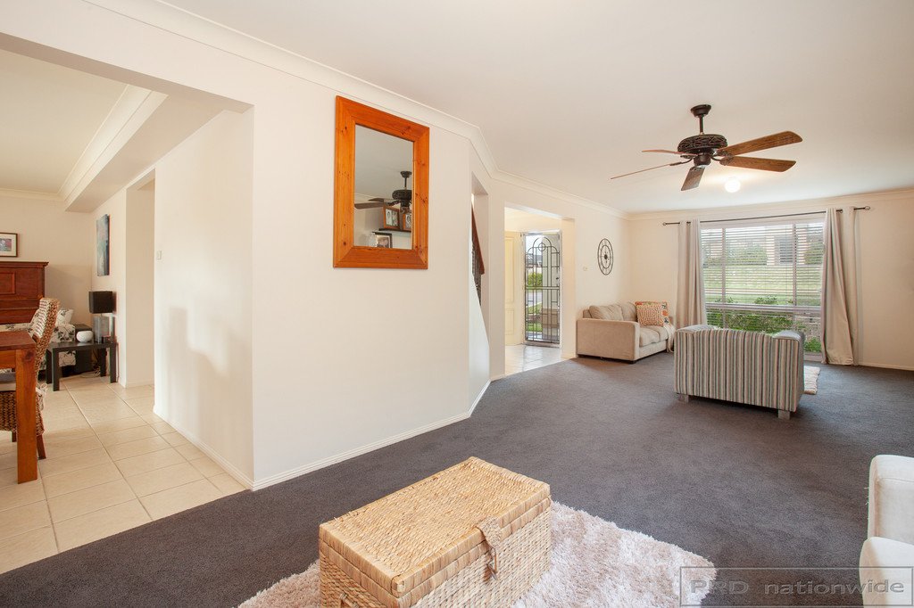 24 Fernleigh Avenue ABERGLASSLYN 5
