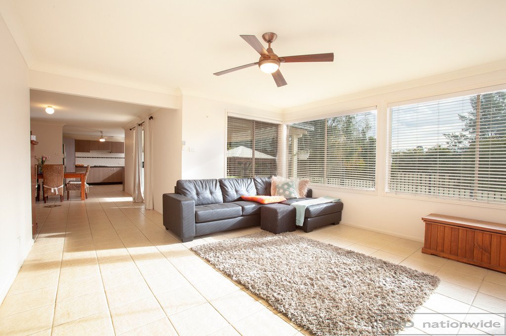 24 Fernleigh Avenue ABERGLASSLYN 11