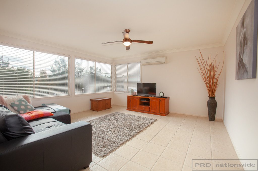 24 Fernleigh Avenue ABERGLASSLYN 12