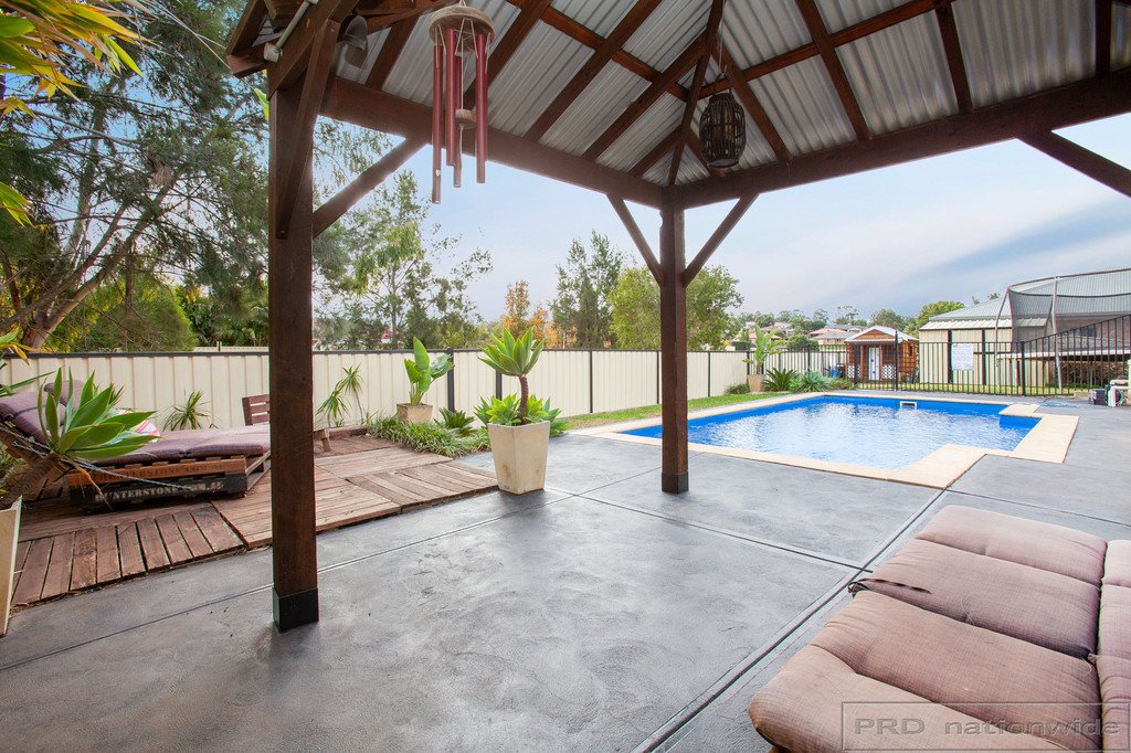 24 Fernleigh Avenue ABERGLASSLYN 25