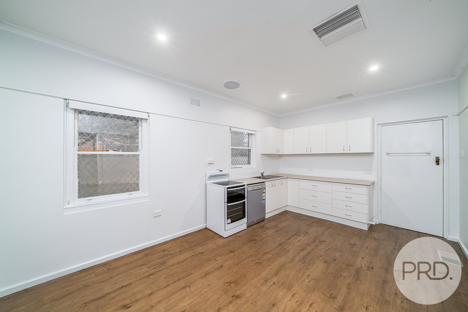 24 Fernleigh Road MOUNT AUSTIN 3