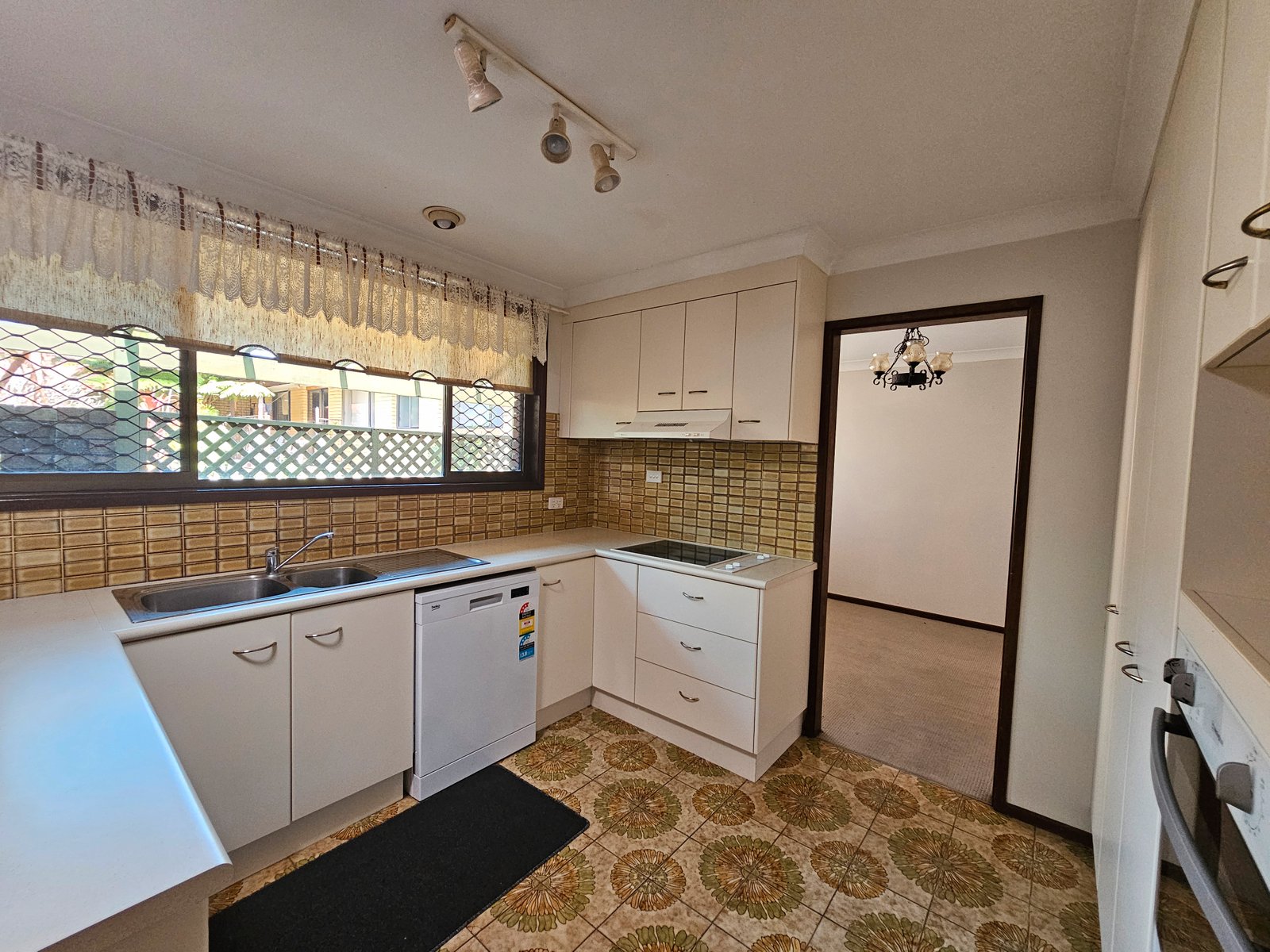 24 Finch Crescent COFFS HARBOUR 3