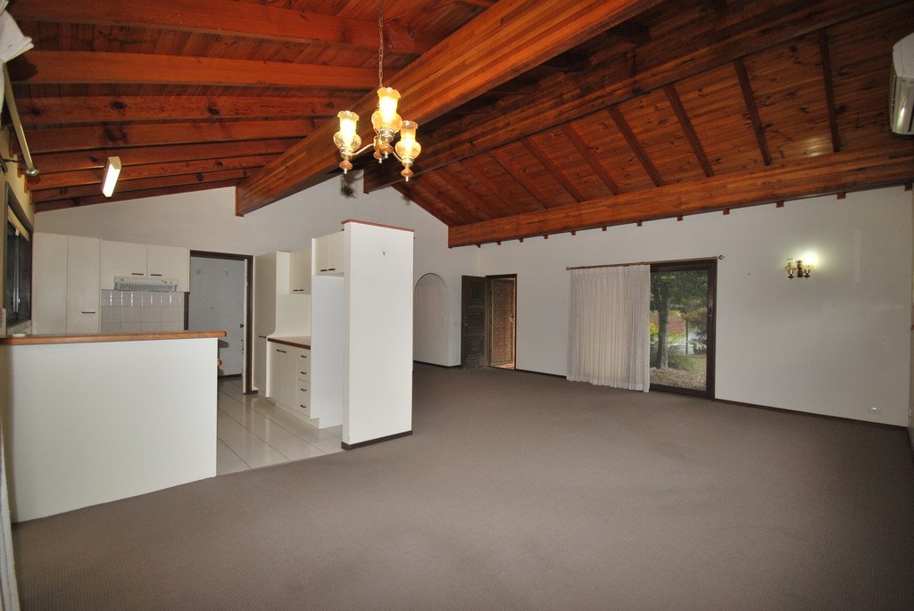 24 Firmin Court MERMAID WATERS 2