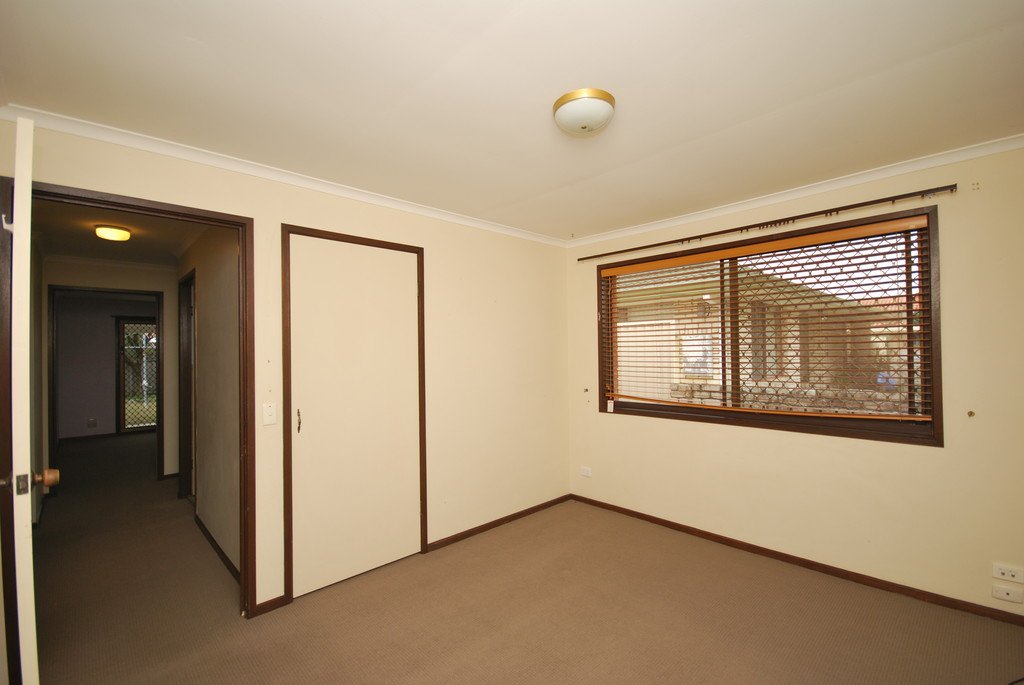 24 Firmin Court MERMAID WATERS 8