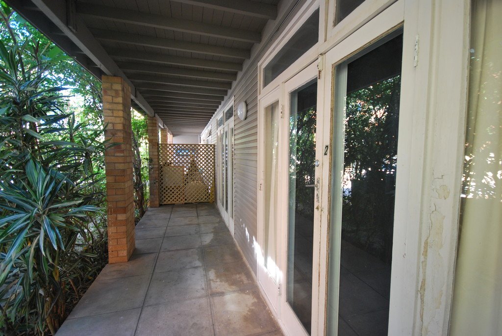 2/4 First Avenue BURLEIGH HEADS 4