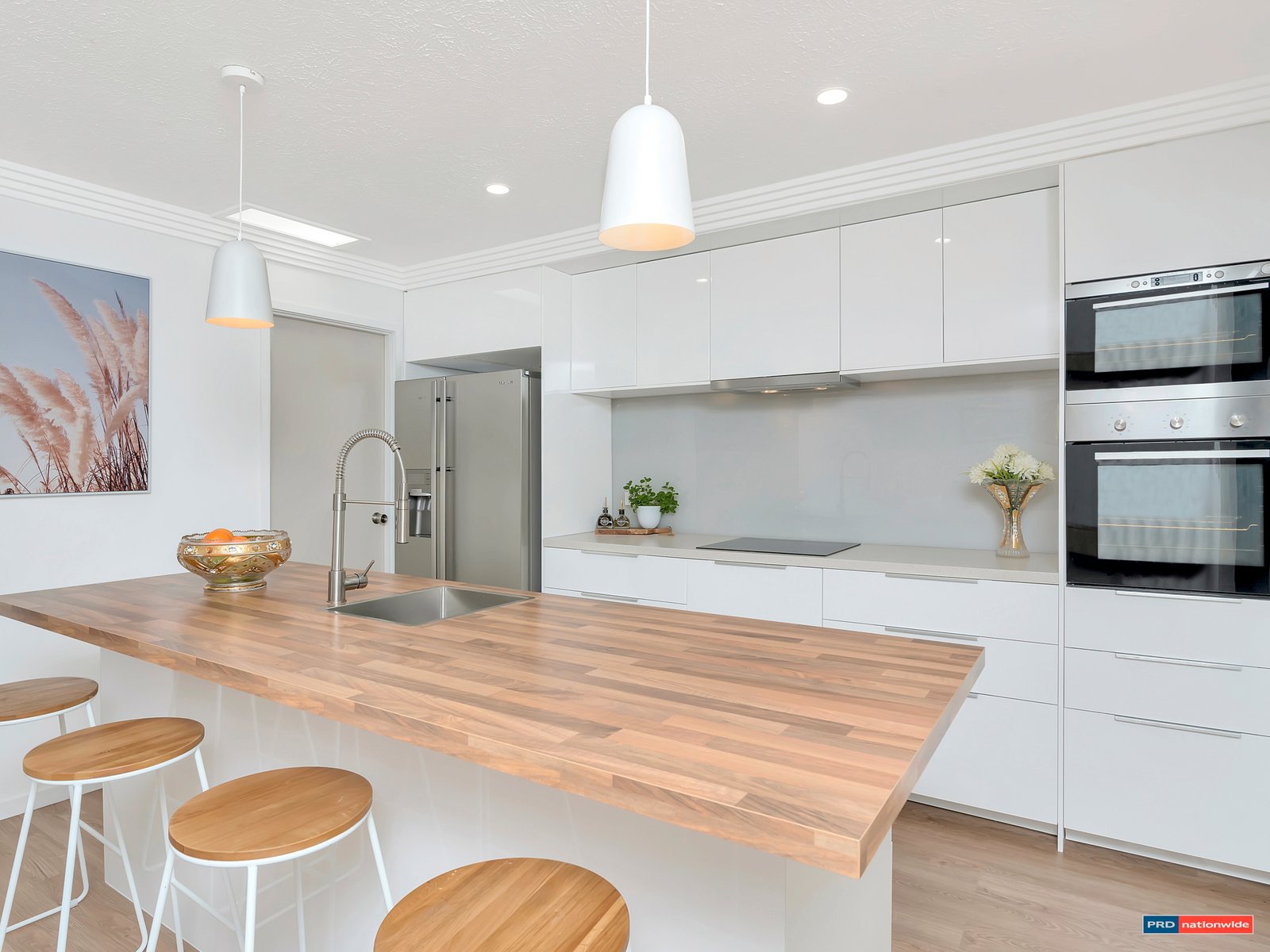 2/4 Flora Close BURLEIGH WATERS 2