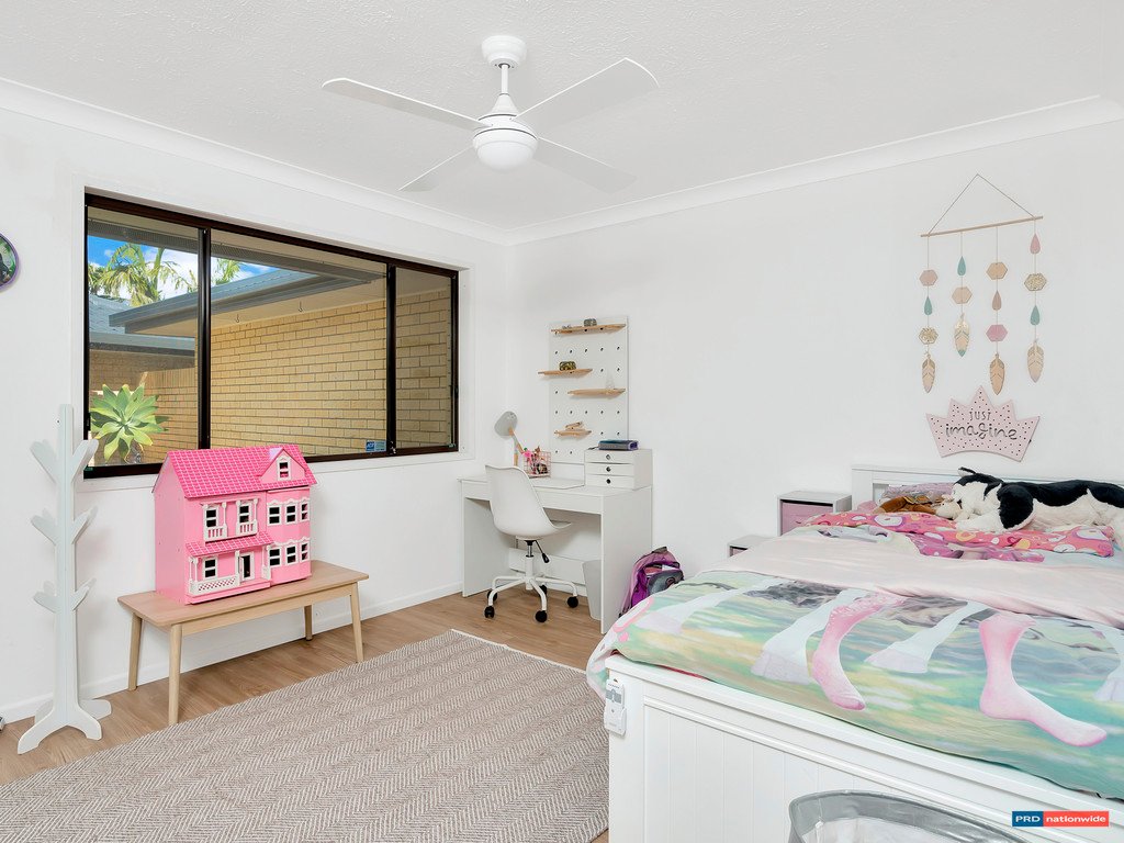 2/4 Flora Close BURLEIGH WATERS 5