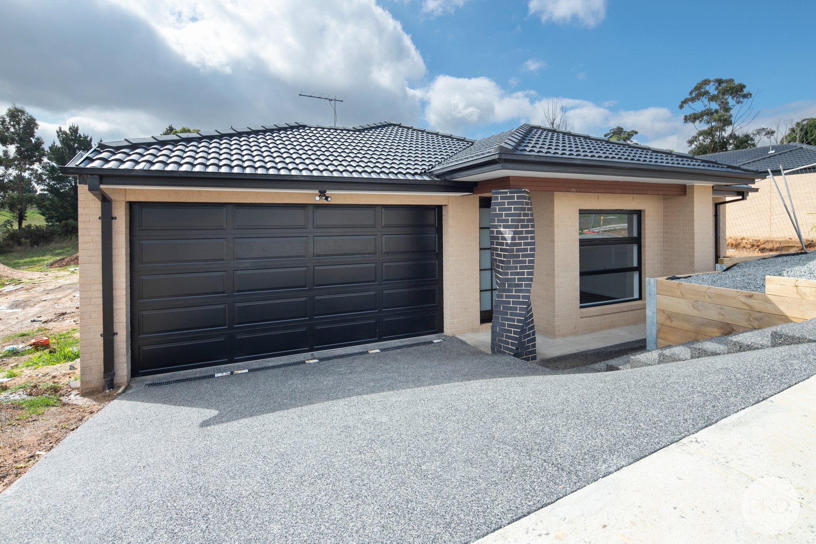 24 Fraser Street MOUNT PLEASANT 2