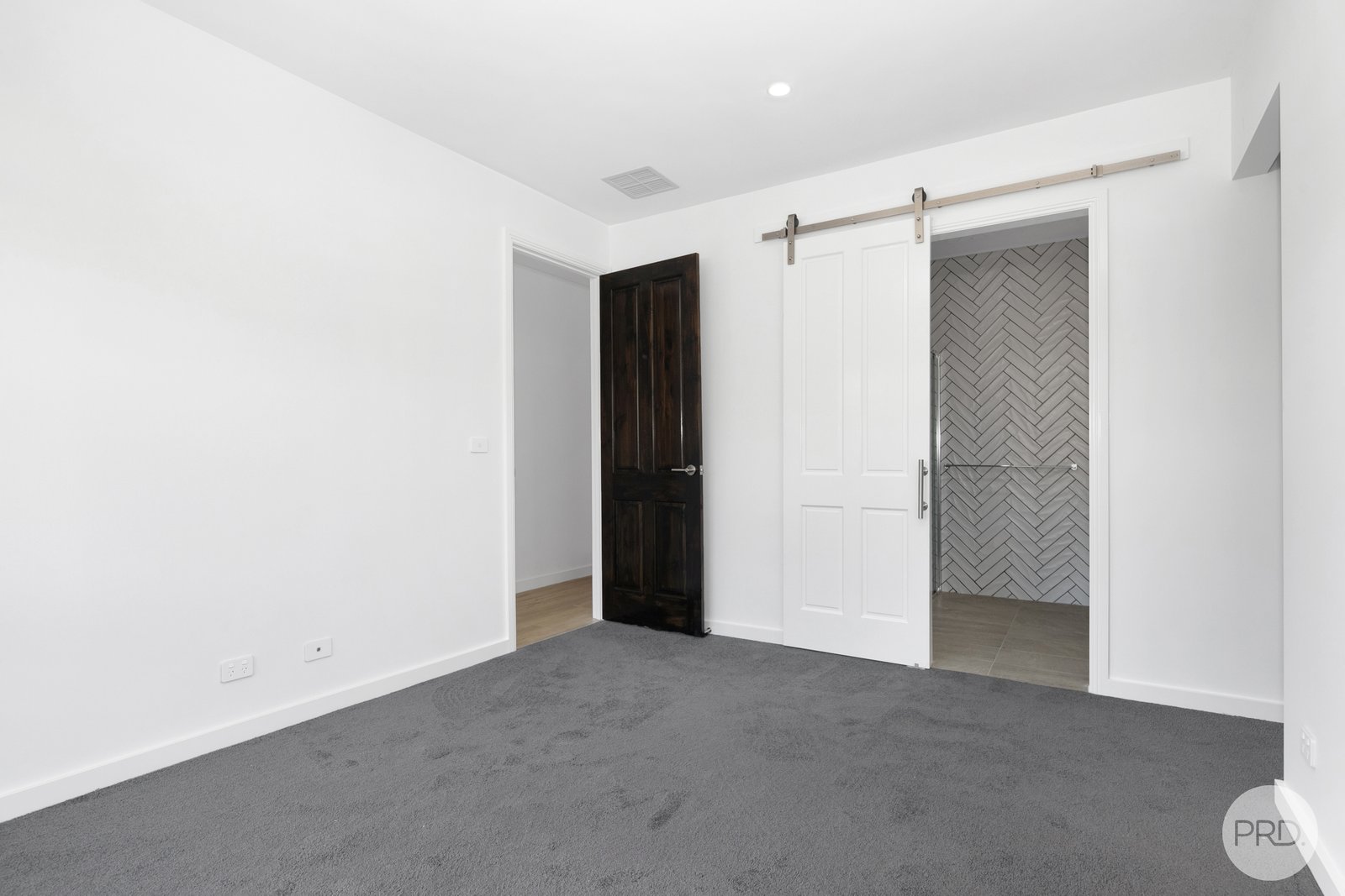 24 Fraser Street MOUNT PLEASANT 8