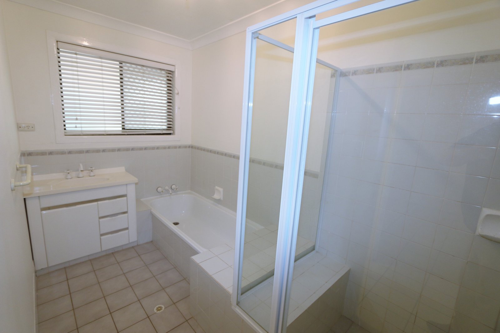 24 Freda Street ASHMORE 9