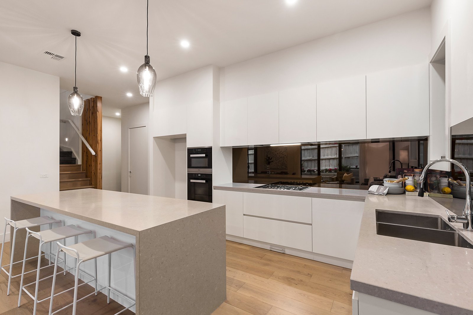 2/4 Garden Road, Camberwell, VIC