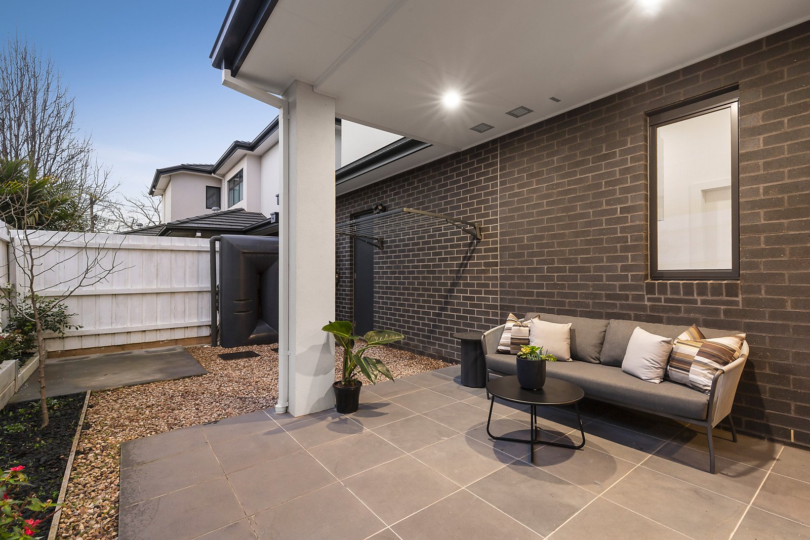 2/4 Garden Road, Camberwell, VIC