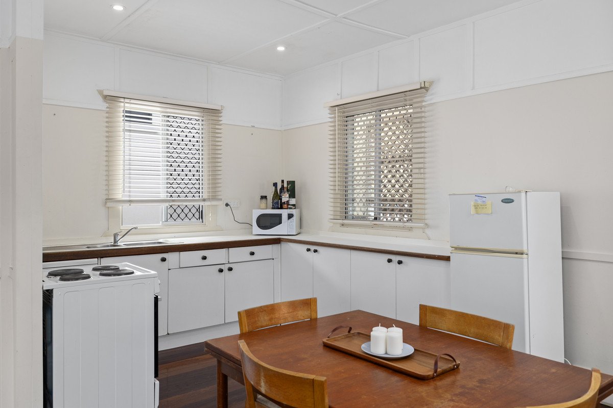 24 George Street East  Burleigh Heads 5