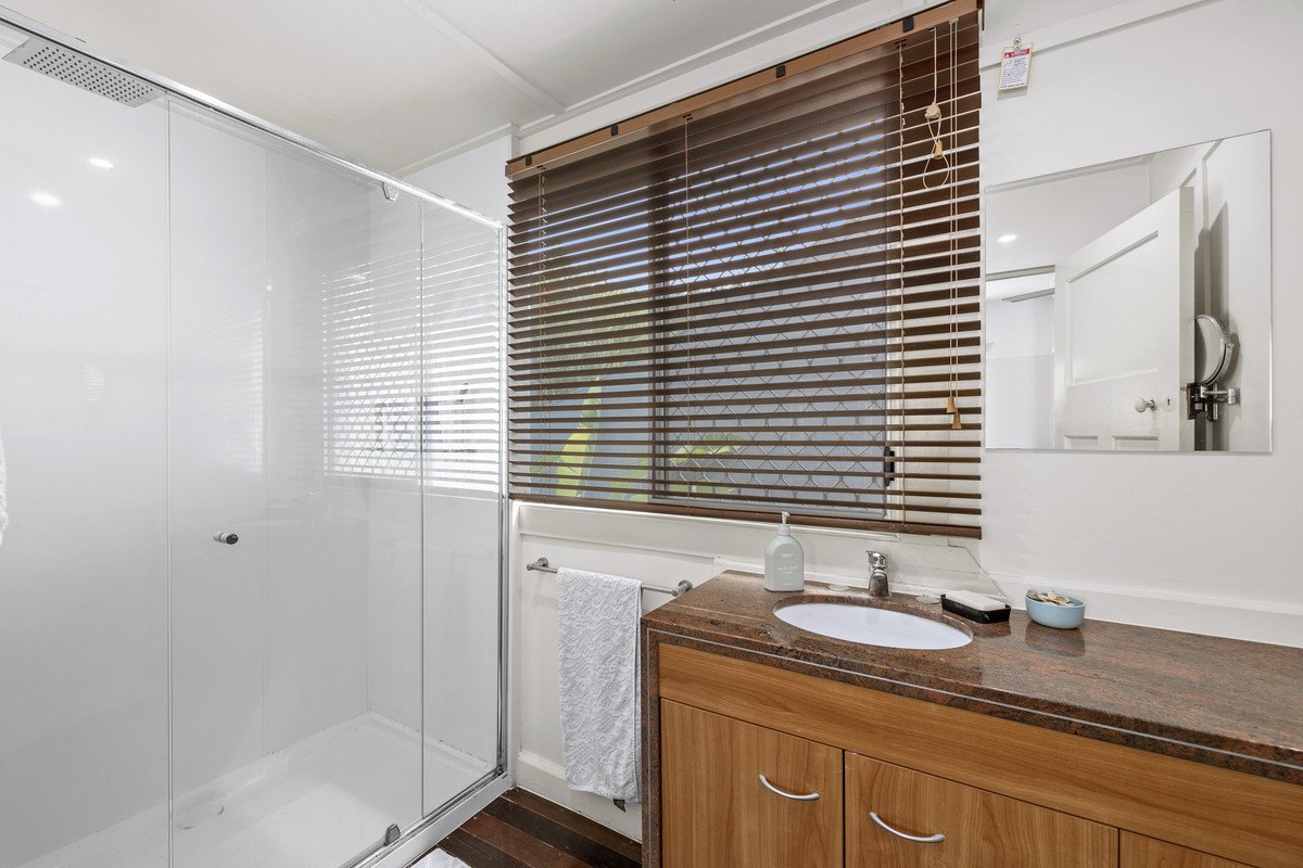 24 George Street East  Burleigh Heads 7