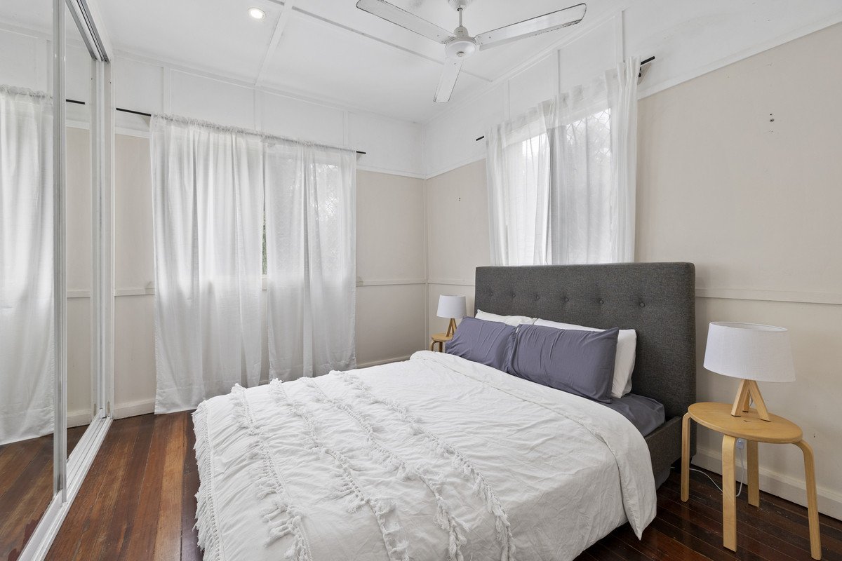 24 George Street East  Burleigh Heads 6