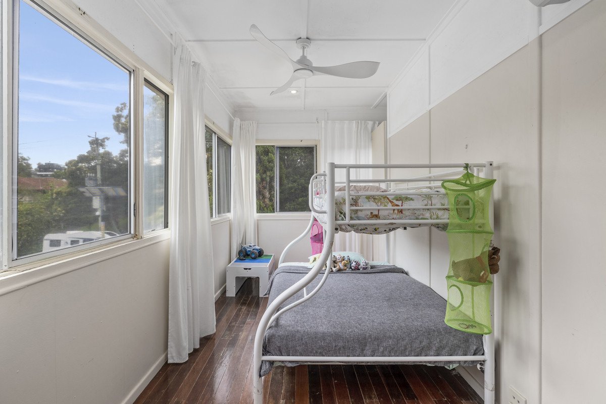 24 George Street East  Burleigh Heads 8