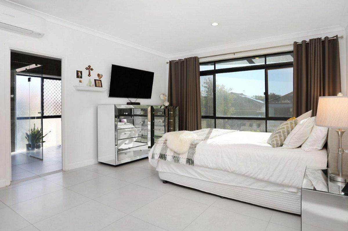 24 Gerona Circuit Varsity Lakes 16