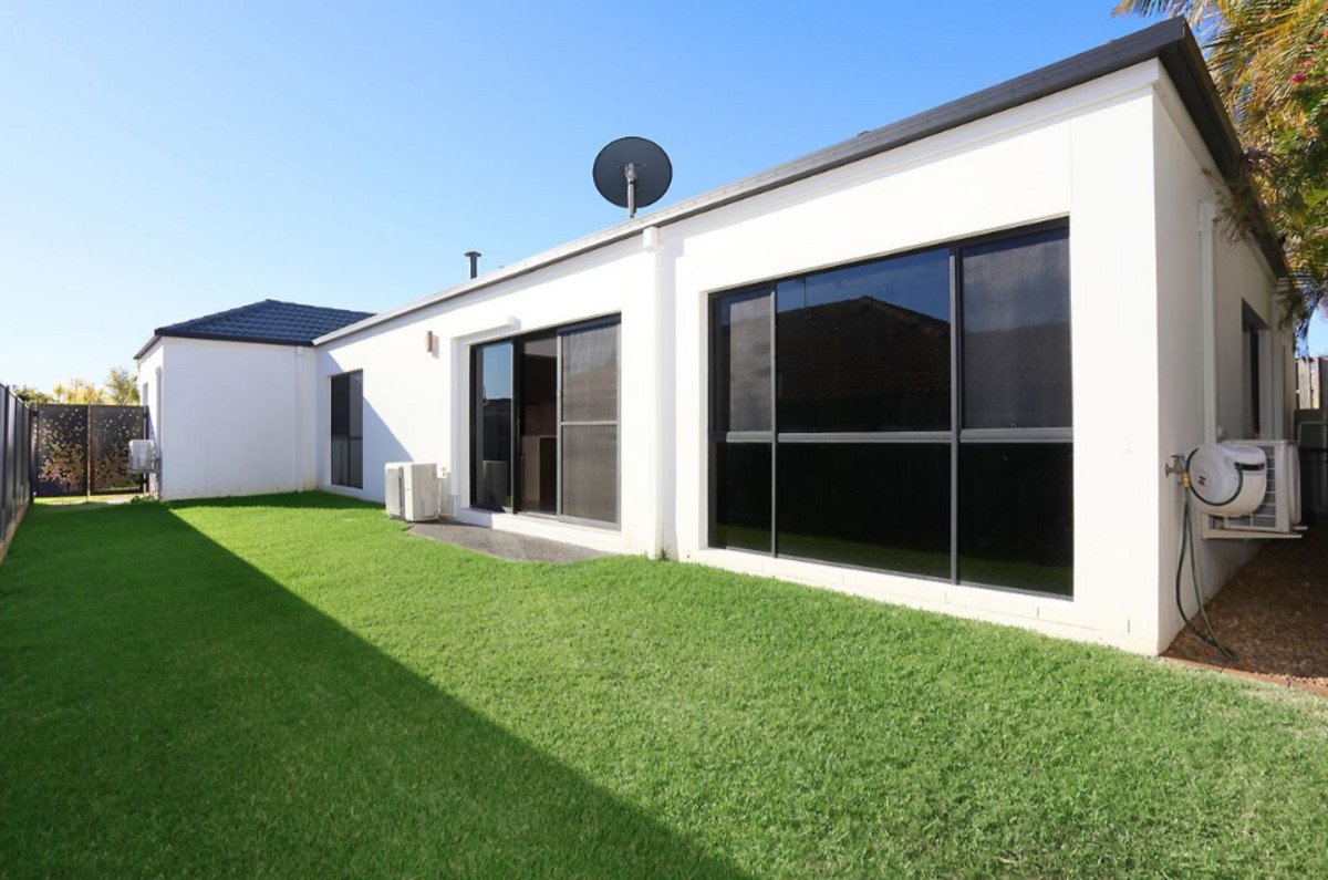 24 Gerona Circuit Varsity Lakes 24