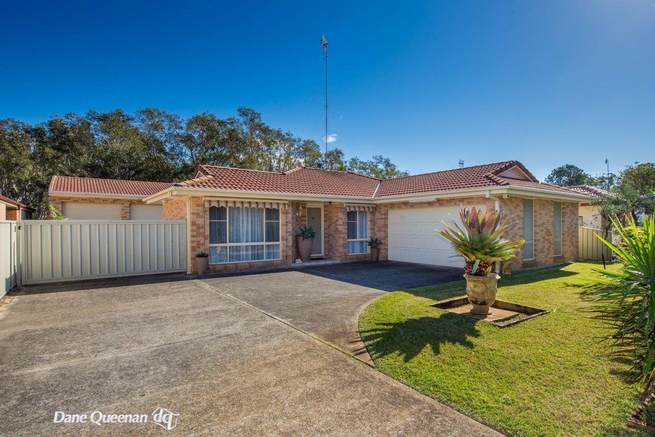 24 Government Road,  SHOAL BAY 1
