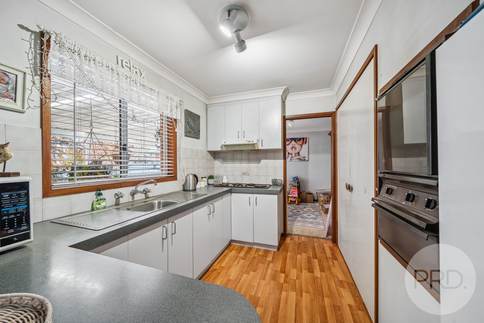 24 Grevillea Crescent LAKE ALBERT 2