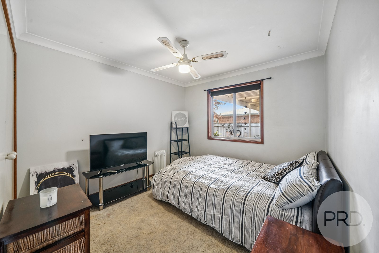 24 Grevillea Crescent LAKE ALBERT 9