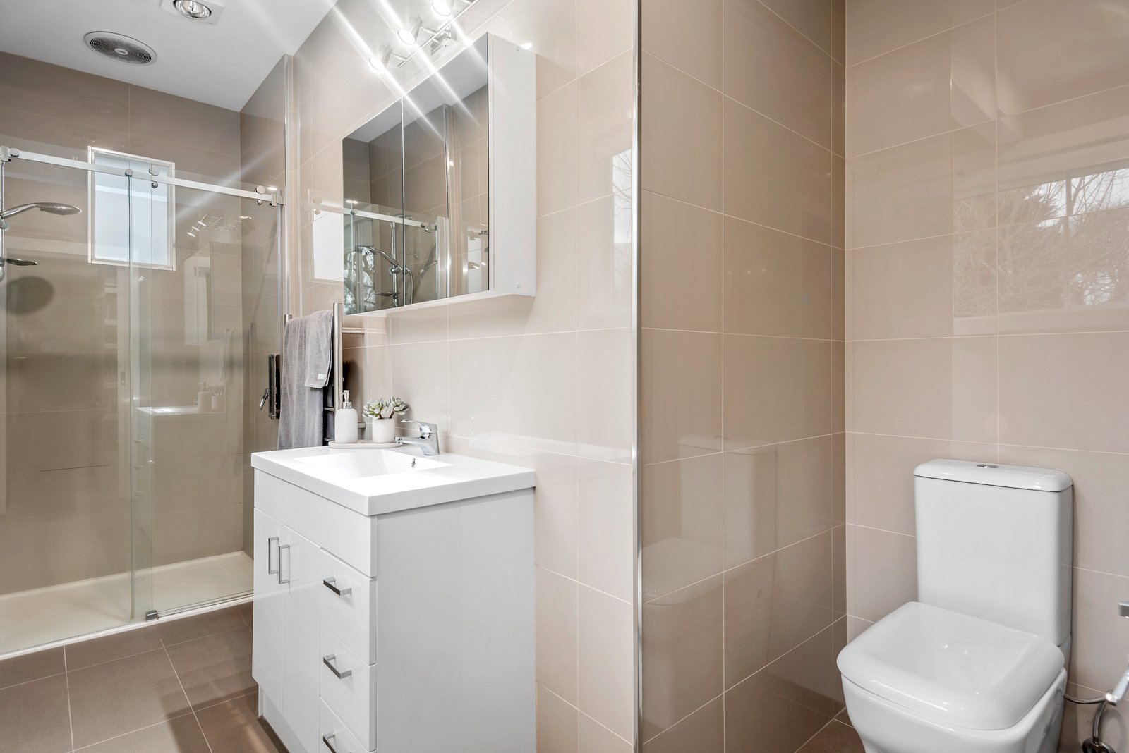 Real Estate and Property in 24 Gumbowie Avenue, Clifton Springs, VIC