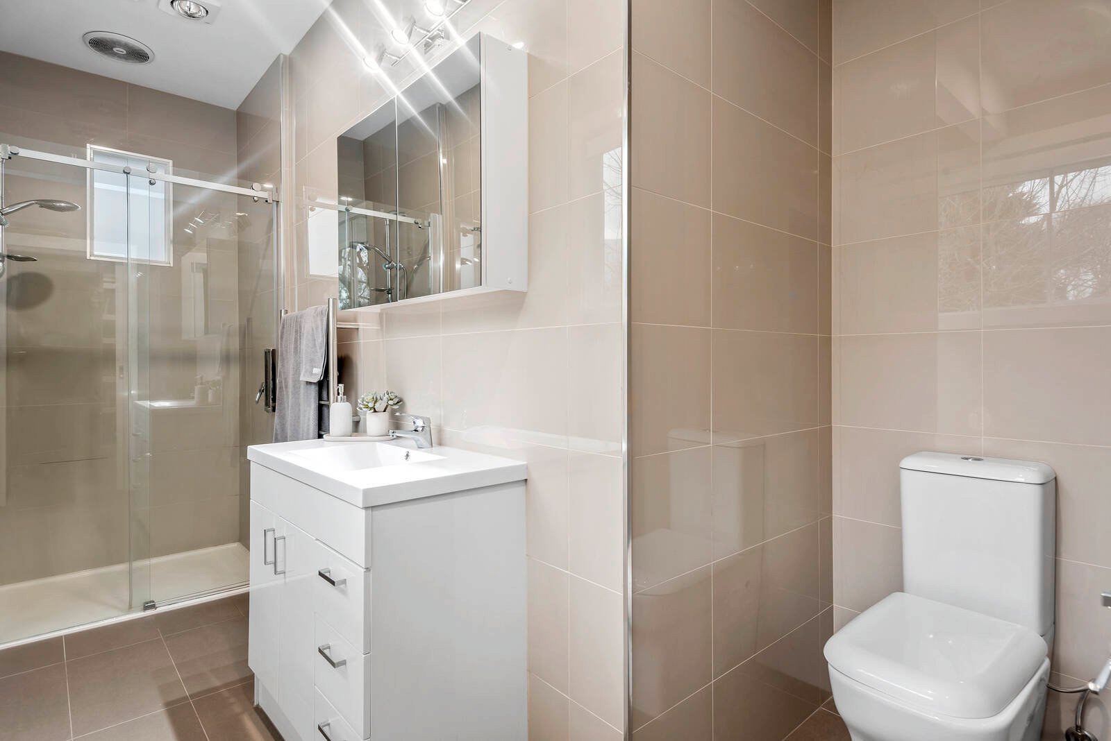 Real Estate and Property in 24 Gumbowie Avenue, Clifton Springs, VIC