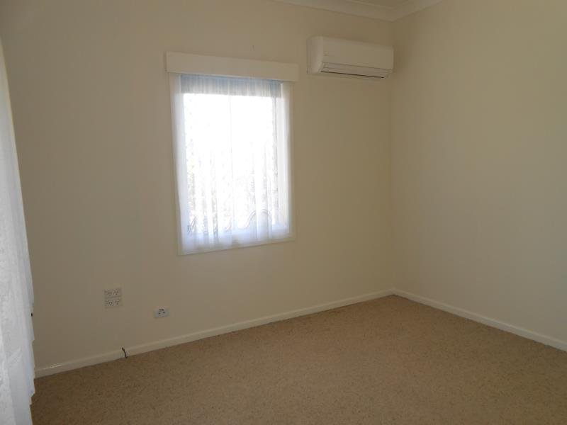 24 Hall Street TAMWORTH 3