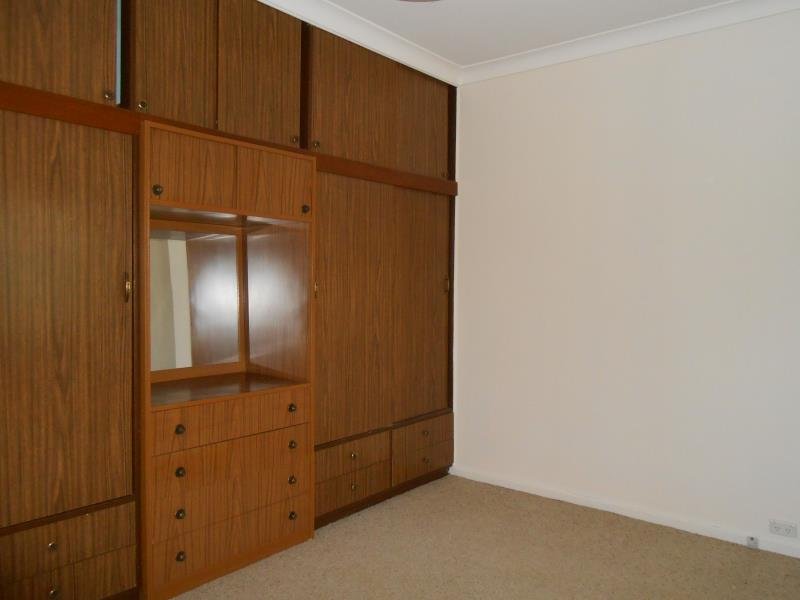 24 Hall Street TAMWORTH 4