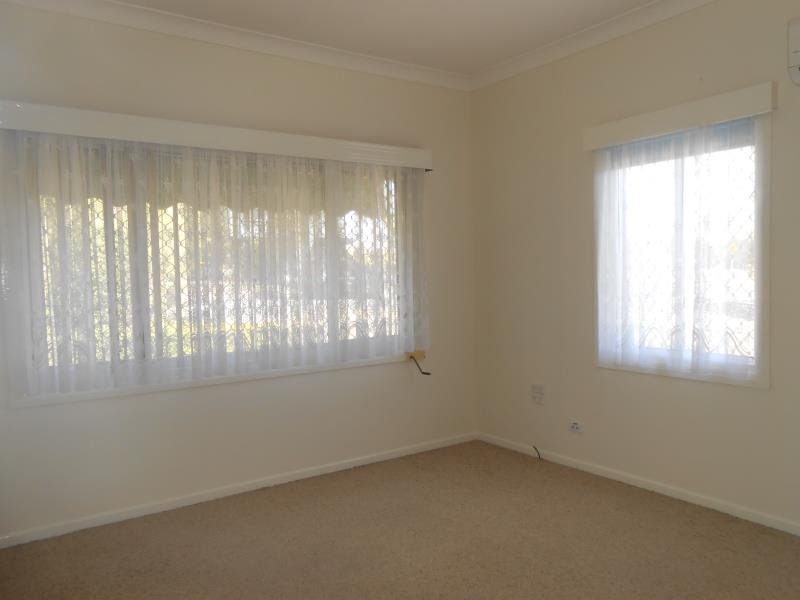 24 Hall Street TAMWORTH 8