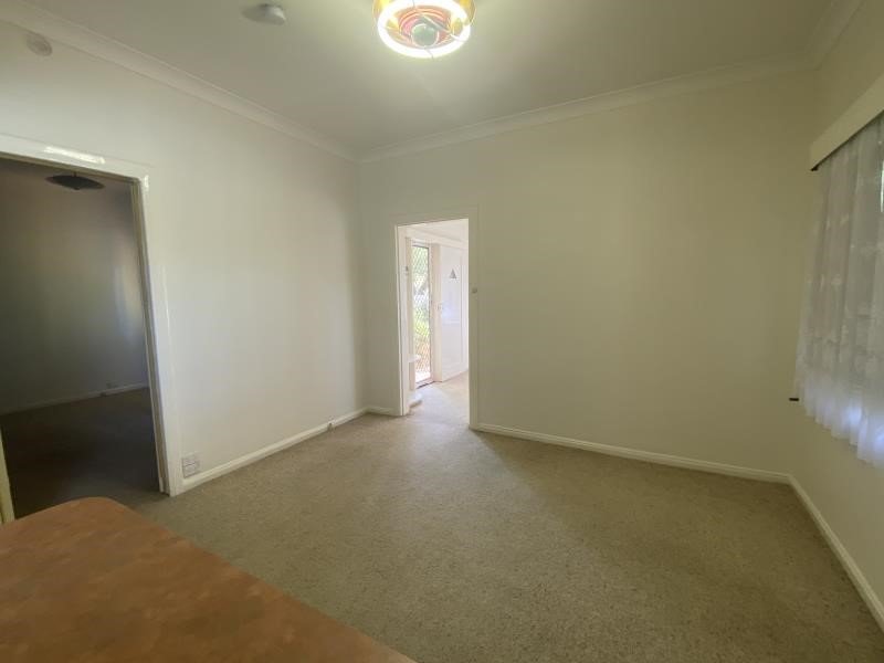 24 Hall Street TAMWORTH 2