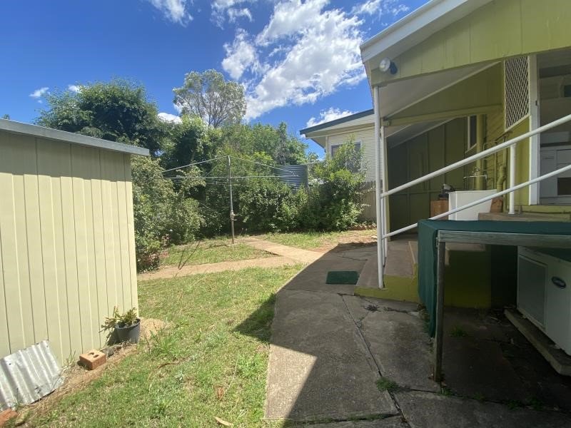 24 Hall Street TAMWORTH 4