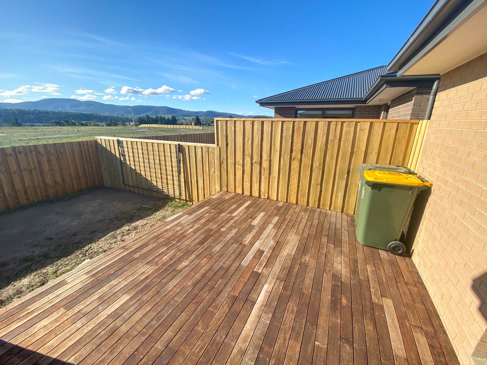 2/4 Haskell Road BRIGHTON 11