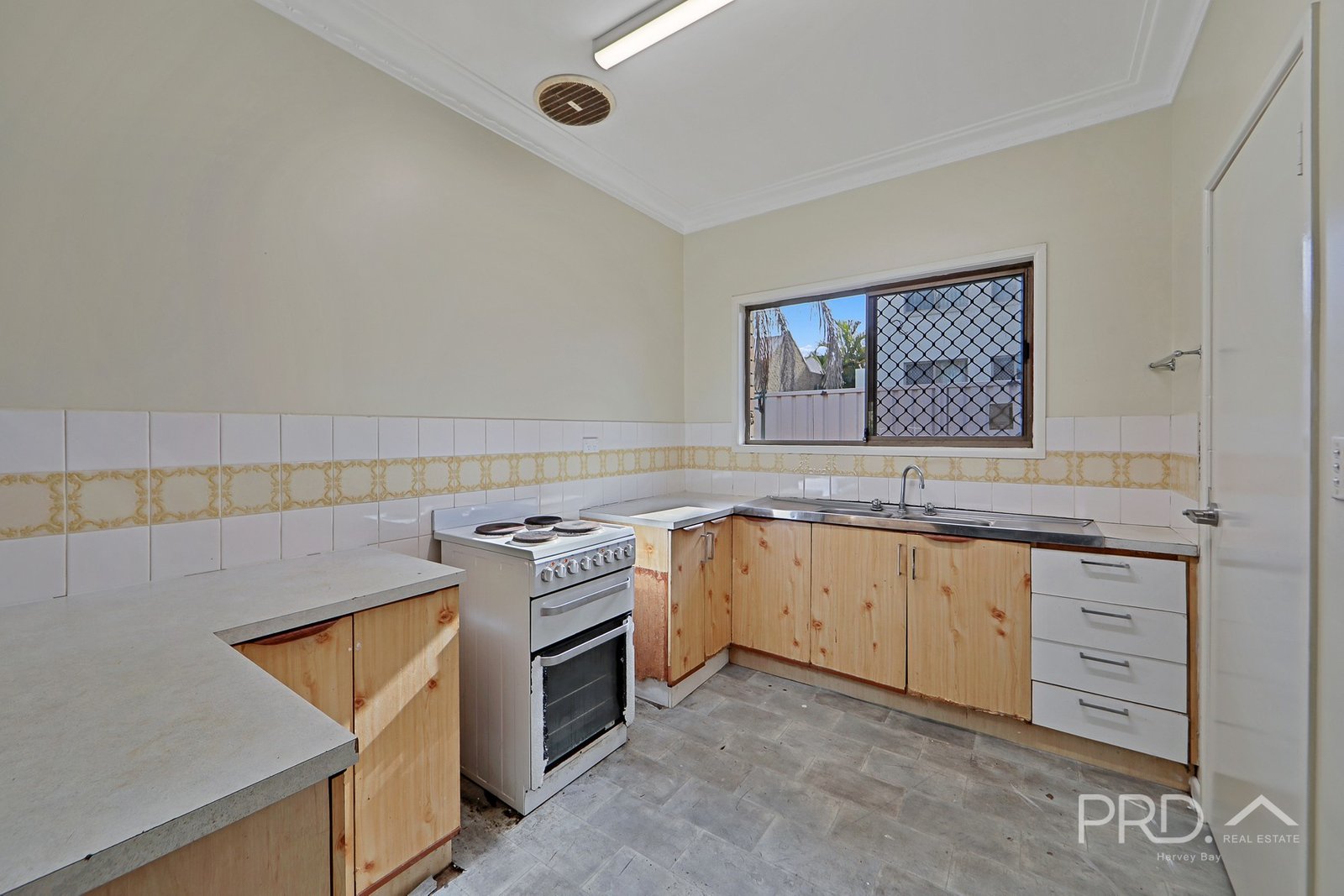 24 Hibiscus Street URANGAN 9