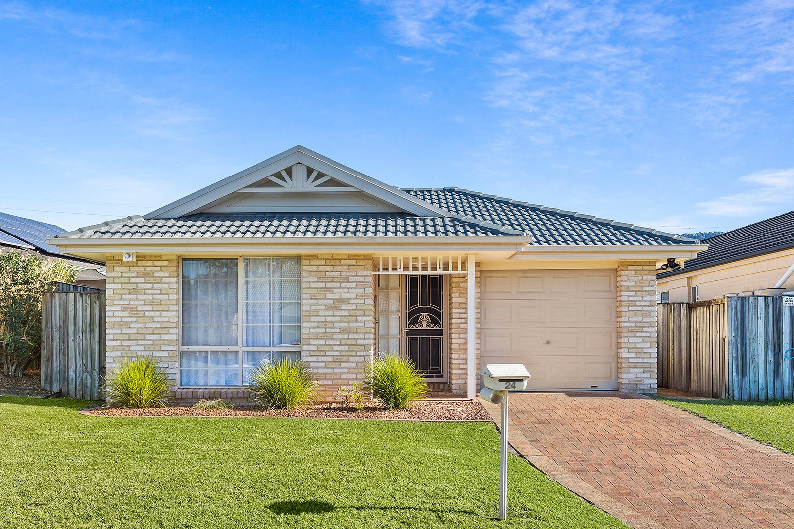 24 Highland Park Drive HORSLEY 2