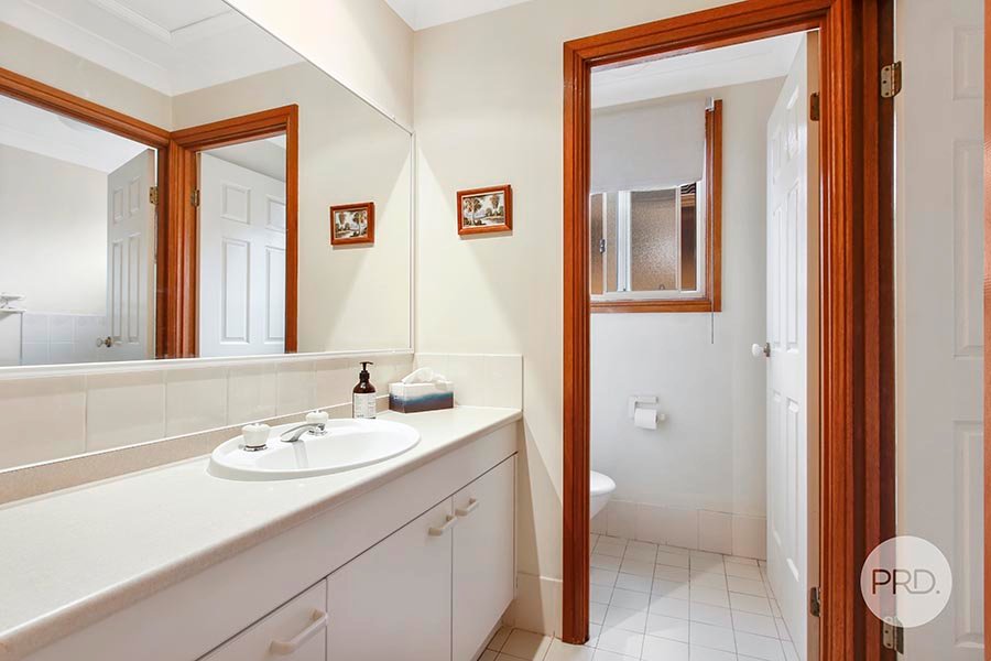2/4 Hodge Street HURSTVILLE 8